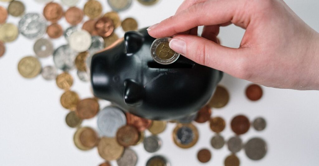 découvrez des astuces efficaces et pratiques pour économiser de l'argent au quotidien et améliorer votre gestion financière.