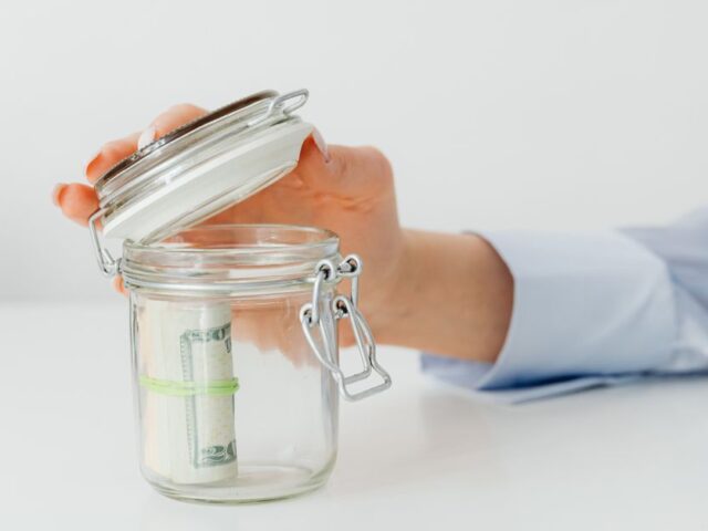 Astuces pour économiser sans changer de salaire